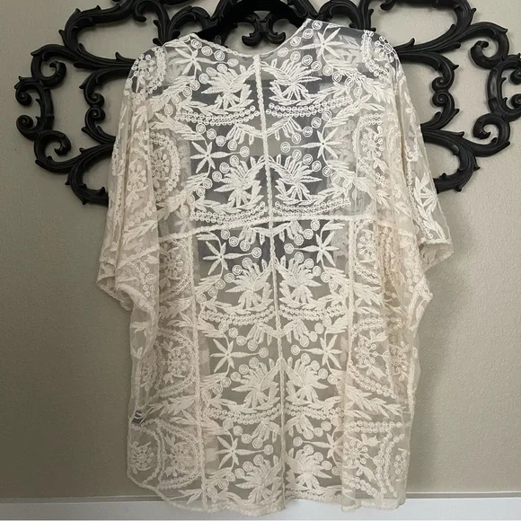 Knapp Studio Ivory Lace Kimono Cardigan Size S (but roomy) - Picture 4 of 13